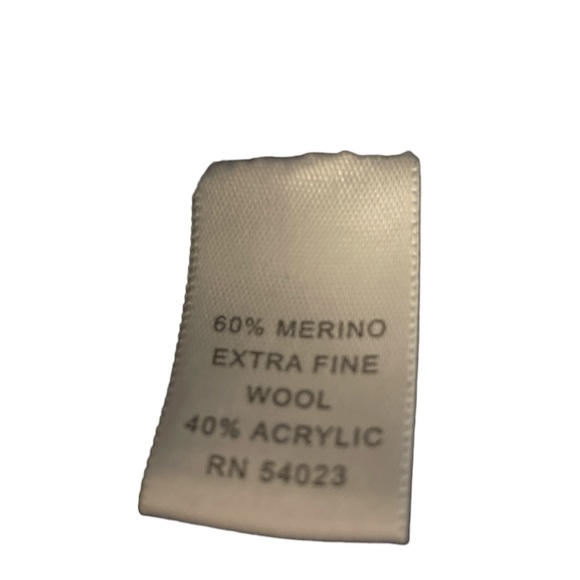 Banana Republic, men’s navy sweater, size large - Picture 4 of 5